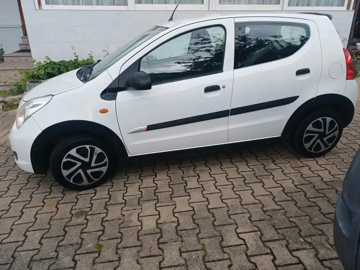 Gebraucht Suzuki Alto 68 PS (50 kW) 2011 Weiß Kleinwagen