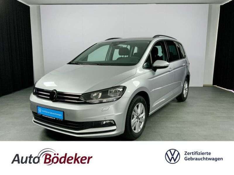 Reflexsilber Gebraucht 2023 VW Touran Comfortline Van / Kleinbus | 34.990 € (Etwas zu teuer) - Bild 1/4