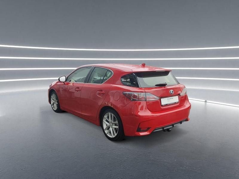 Gebraucht Lexus CT200h Luxury Line 136 PS (100 kW) 2016 Rot Limousine