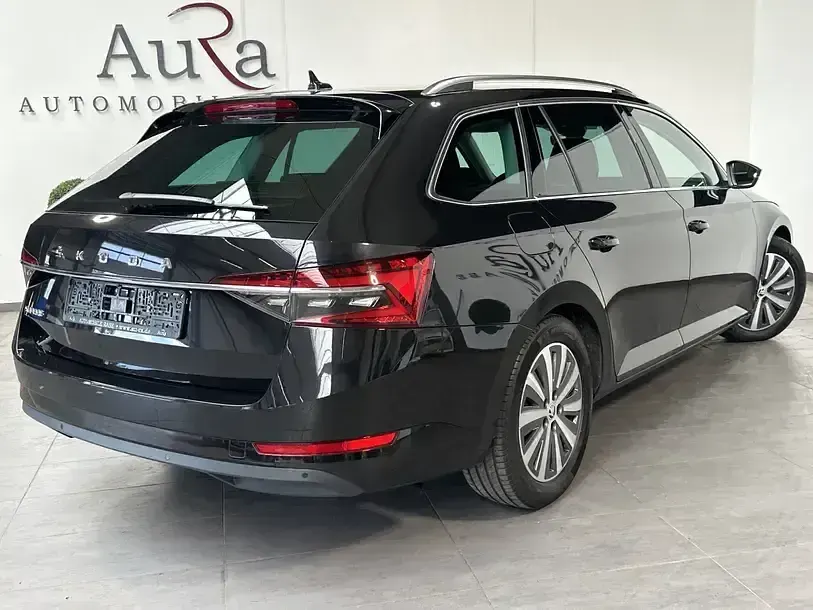 Gebraucht Skoda Superb Style 150 PS (110 kW) 2023 Schwarz Kombi