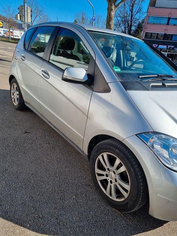 Gebraucht Mercedes A160 95 PS (69 kW) 2012 Silber Van / Kleinbus