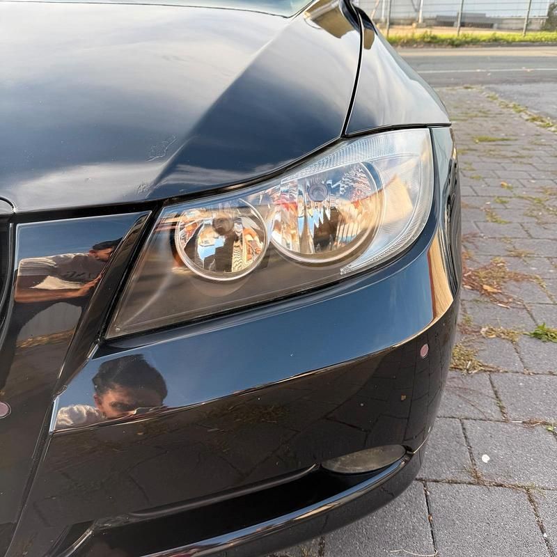 Gebraucht BMW 318 143 PS (105 kW) 2008 Schwarz Limousine