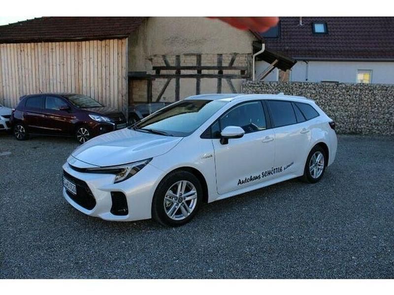 Weiss Gebraucht 2025 Suzuki Swace Comfort+ Kombi | 30.333 € (Etwas zu teuer) - Bild 1/4