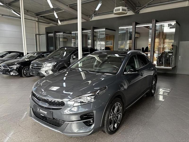 Grau (metallic) Gebraucht 2020 Kia XCeed Platinum Edition SUV | 18.490 € (Etwas zu teuer) - Bild 1/4