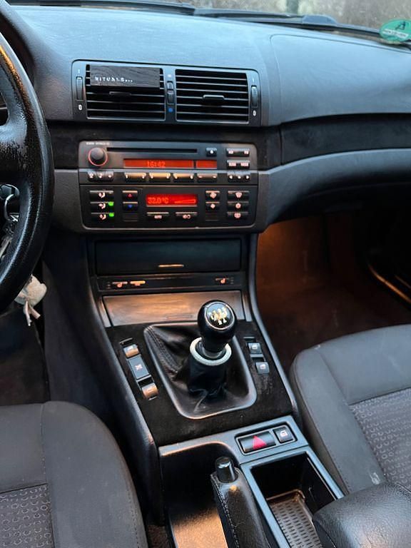 Gebraucht BMW 318 143 PS (105 kW) 2002 Grau Limousine