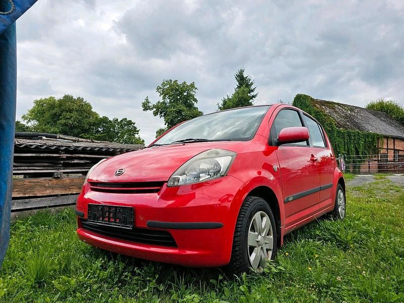 Rot Gebraucht 2006 Daihatsu Sirion Kleinwagen | 850 € (Guter Preis) - Bild 1/4