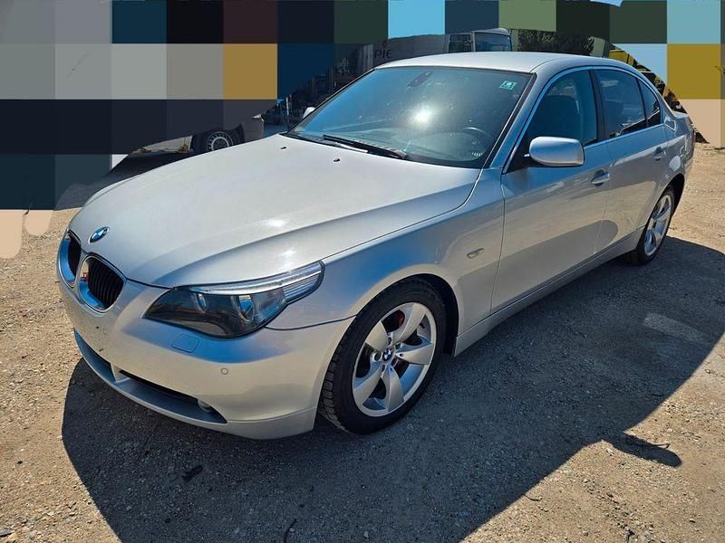 Silber Gebraucht 2004 BMW 520 Limousine | 3.000 € (Superpreis) - Bild 1/4