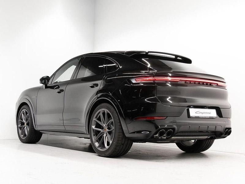 Gebraucht Porsche Cayenne 470 PS (345 kW) 2025 Schwarz SUV