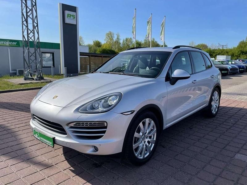 Silber metallic Gebraucht 2013 Porsche Cayenne SUV | 32.900 € (Etwas zu teuer) - Bild 1/4