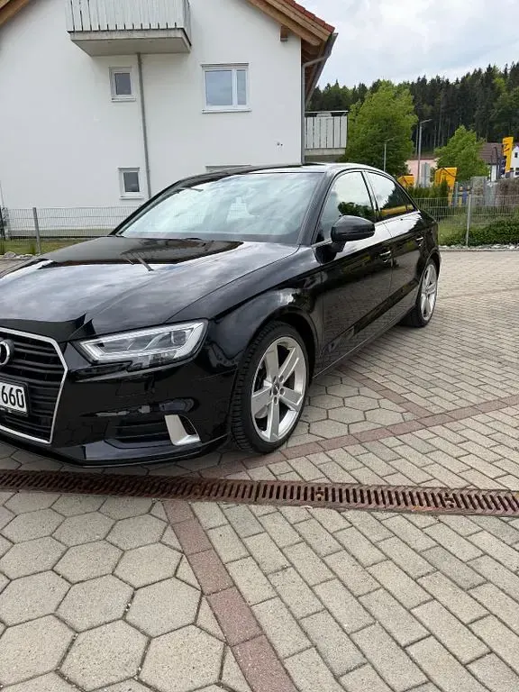 Gebraucht Audi A3 Ambiente 190 PS (139 kW) 2020 Schwarz Limousine