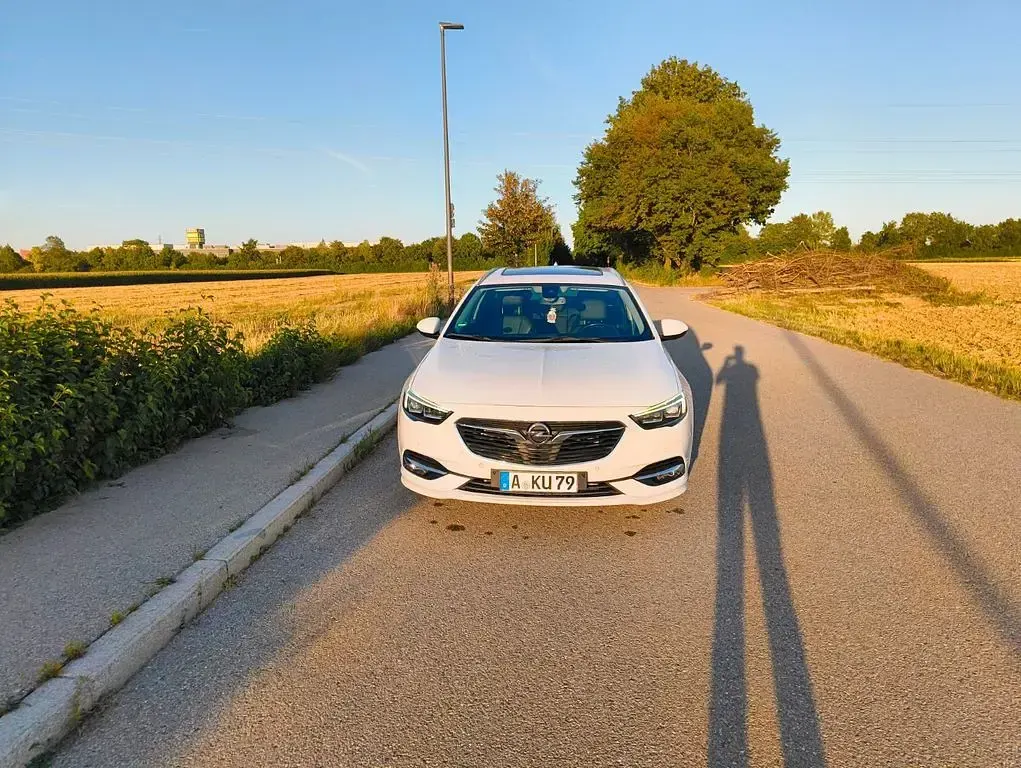 Gebraucht Opel Insignia Exklusiv 260 PS (191 kW) 2018 Weiß Limousine