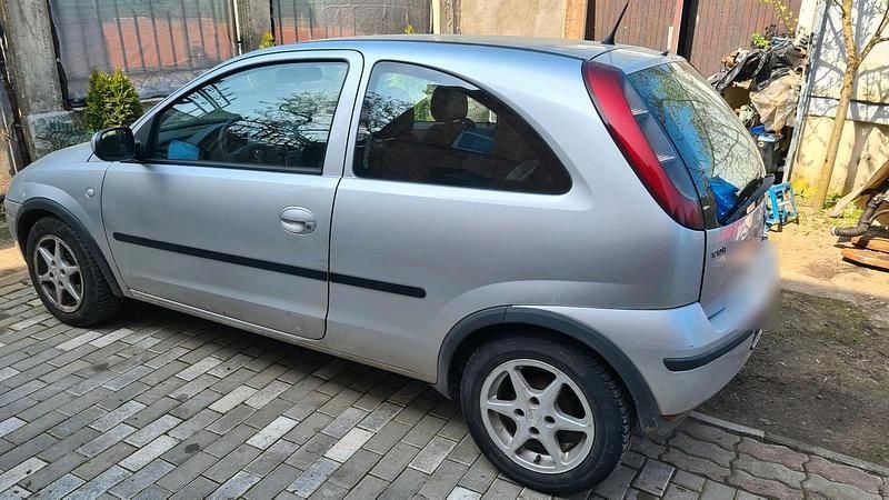 Second-hand Opel Corsa 44 CP (32 kW) 2004 Hatchback