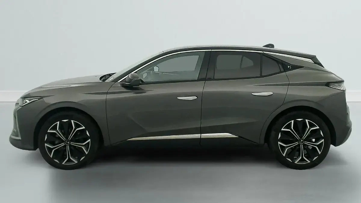 Gebraucht DS Automobiles DS4 Rivoli 131 PS (96 kW) 2024 Gris platinium / toit noir perla nera SUV
