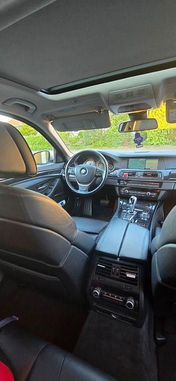 Gebraucht BMW 528 Sport Line 245 PS (180 kW) 2013 Silber Limousine