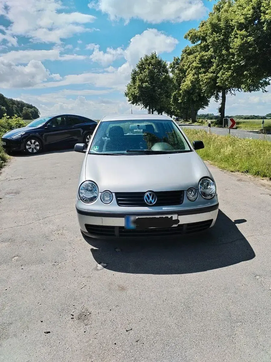Gebraucht VW Polo Basis 55 PS (40 kW) 2003 Silber Limousine