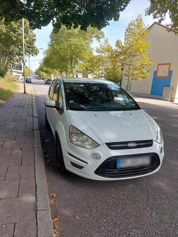 Weiß Gebraucht 2013 Ford S-MAX S Van / Kleinbus | 5.250 € (Guter Preis) - Bild 1/4
