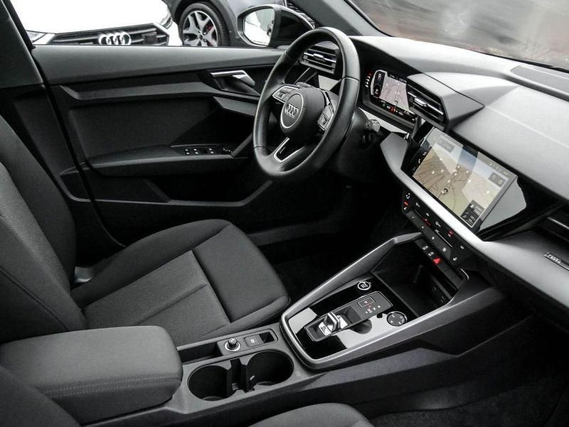Gebraucht Audi A3 S-Line 150 PS (110 kW) 2024 Mythosschwarz metallic Limousine