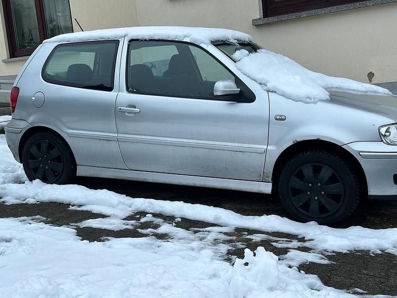 Silber Gebraucht 2000 VW Polo Kleinwagen | 950 € (Guter Preis) - Bild 1/4
