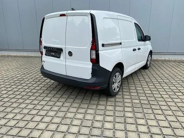 Gebraucht VW Caddy 102 PS (75 kW) 2022 Weiß Van / Kleinbus