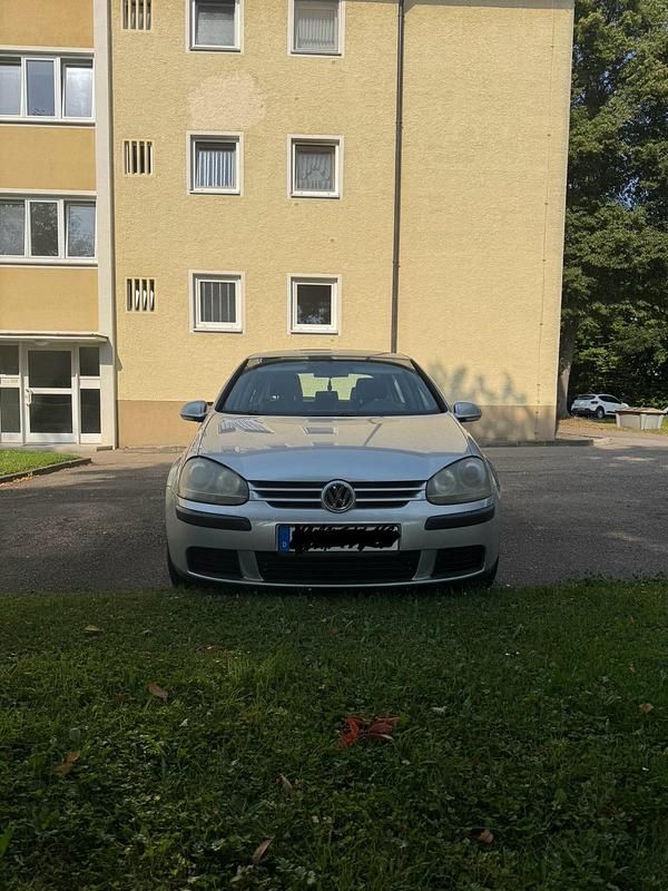 Grau Gebraucht 2005 VW Golf V Limousine | 1.000 € (Superpreis) - Bild 1/4