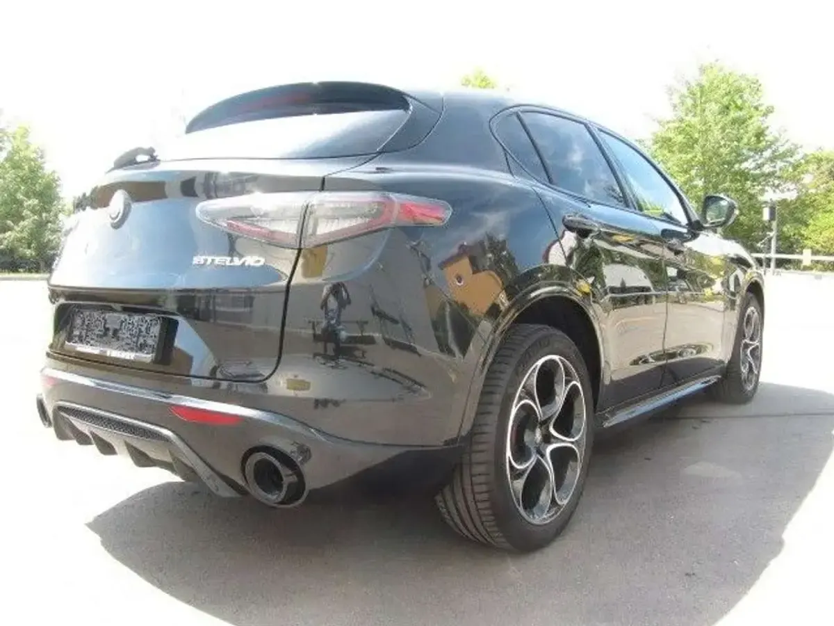 Gebraucht Alfa Romeo Stelvio Veloce 209 PS (153 kW) 2025 Nero vulcano SUV