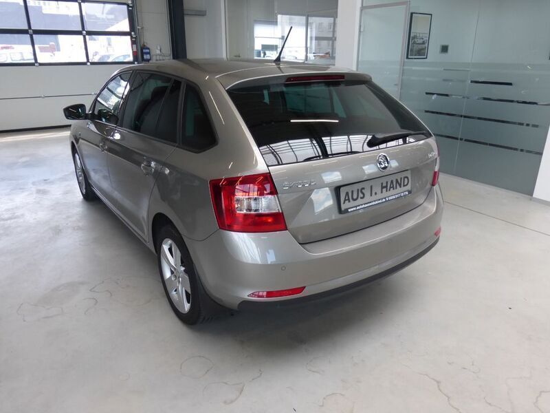 Gebraucht Skoda Rapid Drive 122 PS (89 kW) 2014 Grau Kombi