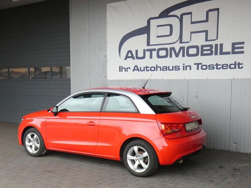 Gebraucht Audi A1 Attraction 86 PS (63 kW) 2011 Rot Kleinwagen