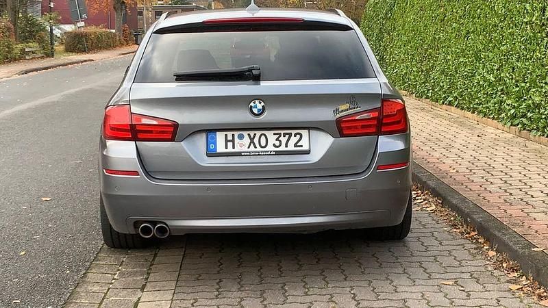Gebraucht BMW 530 258 PS (189 kW) 2012 Silber Kombi