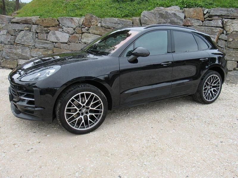 Second-hand Porsche Macan 245 CP (180 kW) 2020 Negru SUV