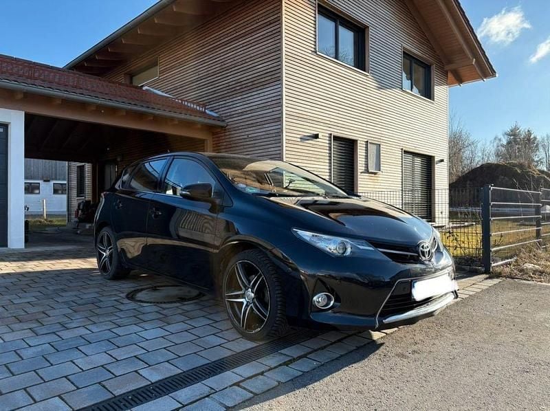 Gebraucht Toyota Auris Life+ 132 PS (97 kW) 2014 Schwarz Limousine