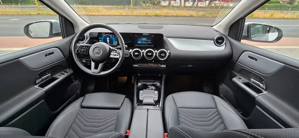 Gebraucht Mercedes B250e 160 PS (117 kW) 2022 Silber Kleinwagen