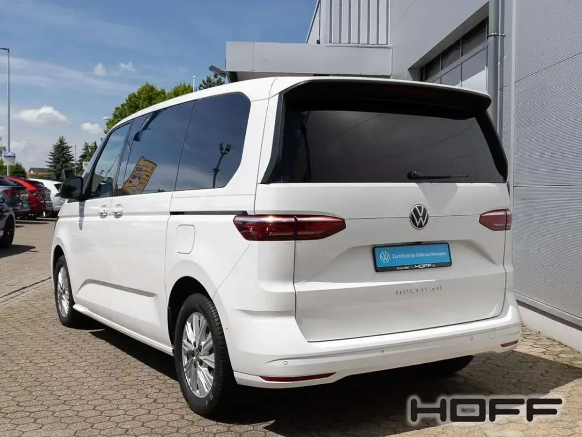Gebraucht VW Multivan Basis 150 PS (110 kW) 2025 Candyweiß Van / Kleinbus