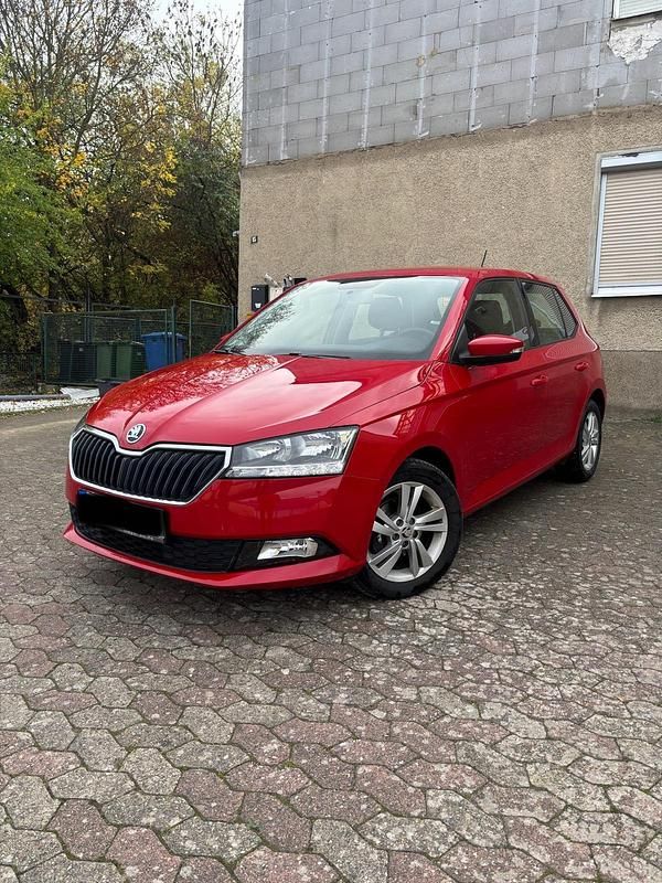 Rot Gebraucht 2019 Skoda Fabia Kleinwagen | 7.699 € (Fairer Preis) - Bild 1/4