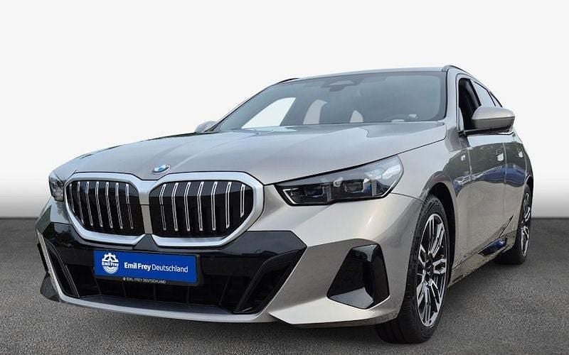 Grau Neu 2025 BMW 520 Kombi | 61.990 € (Fairer Preis) - Bild 1/4
