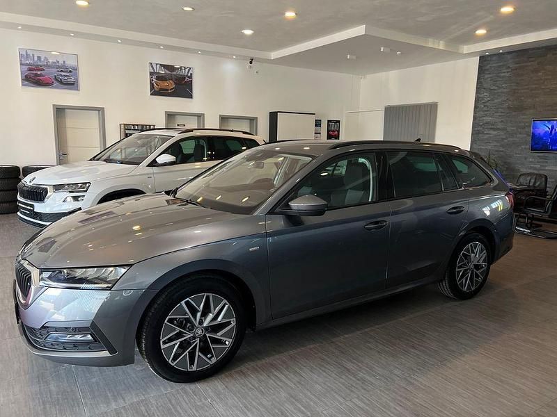 Gebraucht Skoda Octavia 150 PS (110 kW) 2023 Grau Limousine