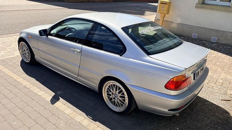 Gebraucht BMW 318 143 PS (105 kW) 2004 Silber Coupé