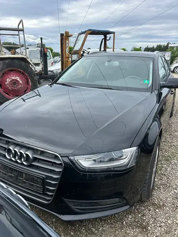 Gebraucht Audi A4 Attraction 150 PS (110 kW) 2014 Schwarz Kombi