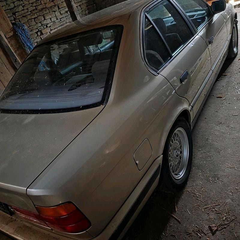 Gebraucht BMW 535 211 PS (155 kW) 1992 Gold Limousine