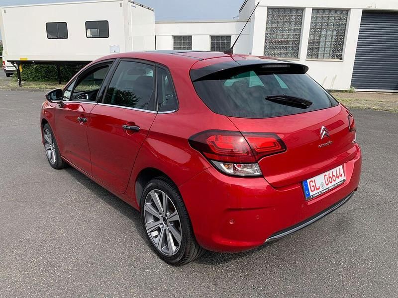 Gebraucht Citroën C4 Shine 131 PS (96 kW) 2015 Rot Limousine