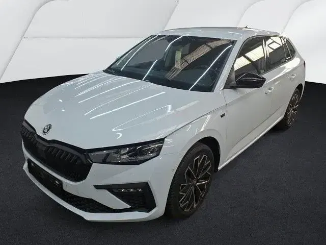 Gebraucht Skoda Scala Tour 150 PS (110 kW) 2025 Moonweiss metallic Kleinwagen