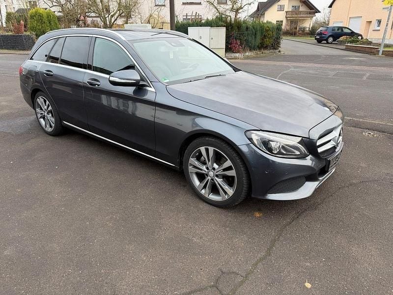 Gebraucht Mercedes C220 Avantgarde 170 PS (125 kW) 2014 Grau Kombi