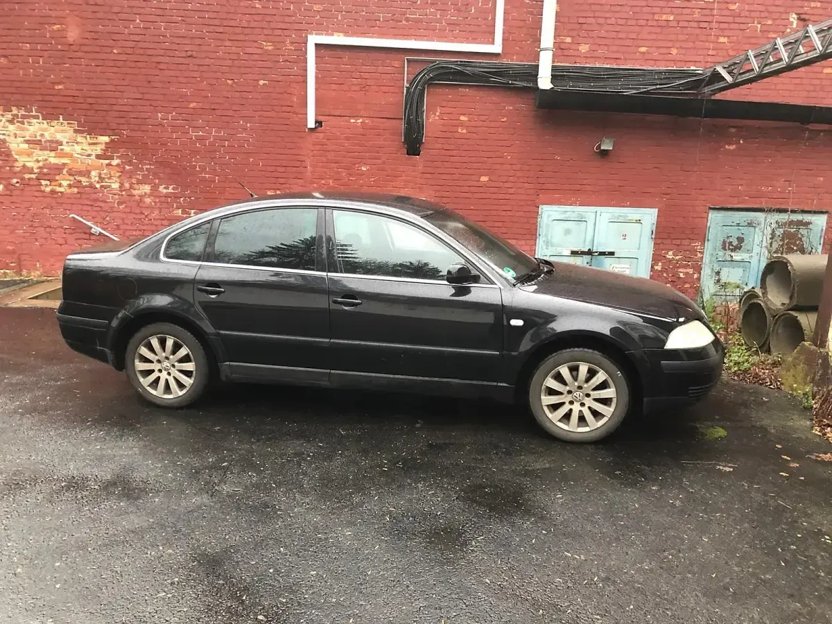 Gebraucht VW Passat 115 PS (84 kW) 2003 Schwarz Limousine