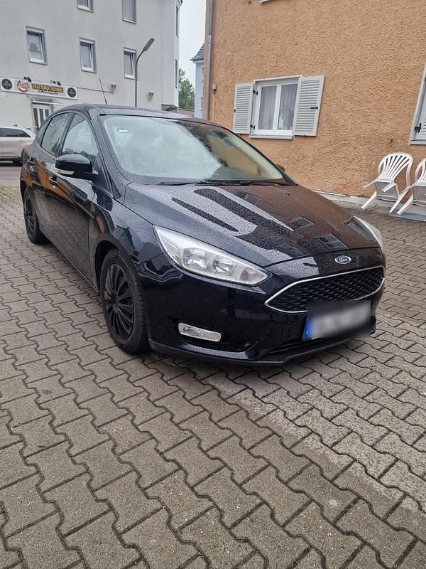 Schwarz Gebraucht 2016 Ford Focus Kombi | 8.800 € (Fairer Preis) - Bild 1/4