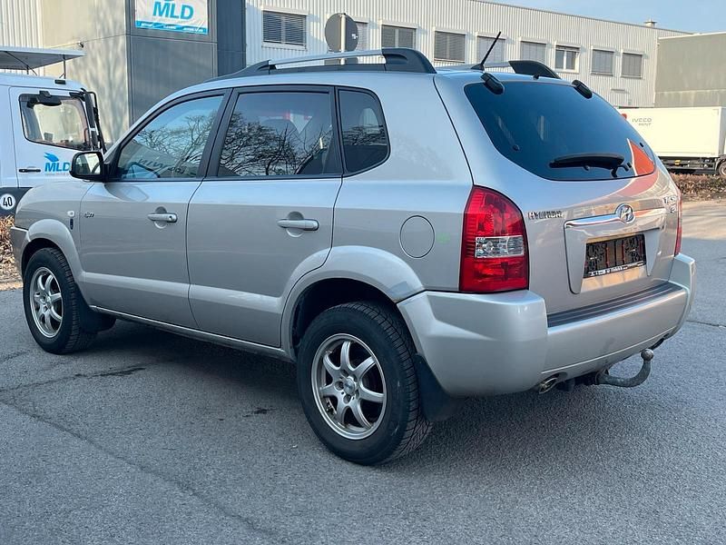 Używany Hyundai Tucson 140 KM (102 kW) 2008 Szary SUV