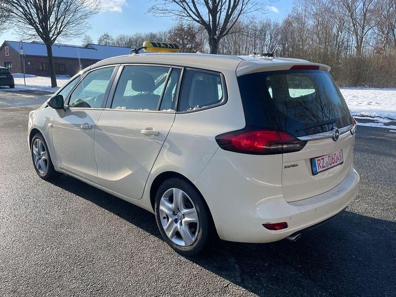 Gebraucht Opel Zafira Active 131 PS (96 kW) 2018 Gelb Van / Kleinbus