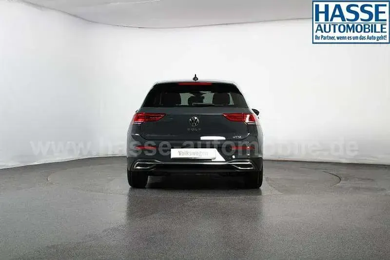 Gebraucht VW Golf VIII Move 150 PS (110 kW) 2023 Grau Limousine
