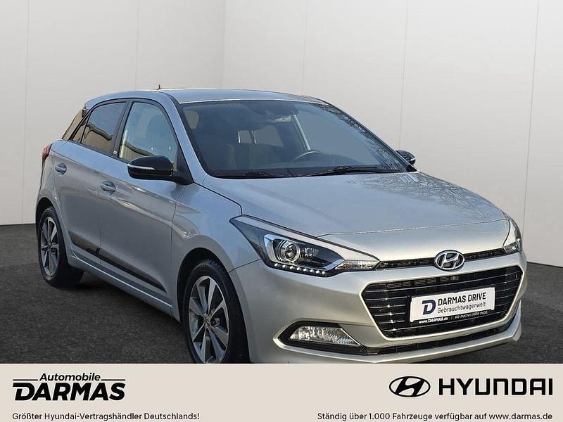 Gebraucht Hyundai i20 Passion Plus 101 PS (74 kW) 2018 Silber Limousine