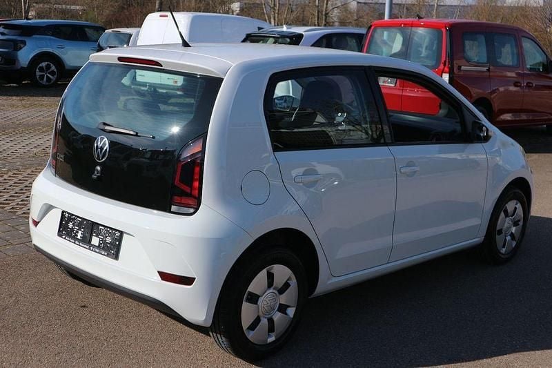 Second-hand VW up! 65 CP (47 kW) 2022 Alb Hatchback