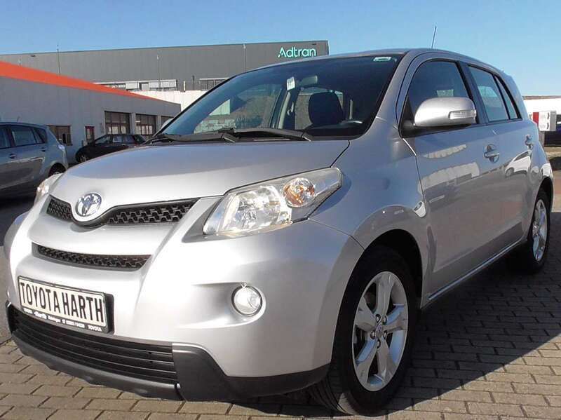 Silver mica metallic Gebraucht 2010 Toyota Urban Cruiser SUV | 9.250 € (Teuer) - Bild 1/4