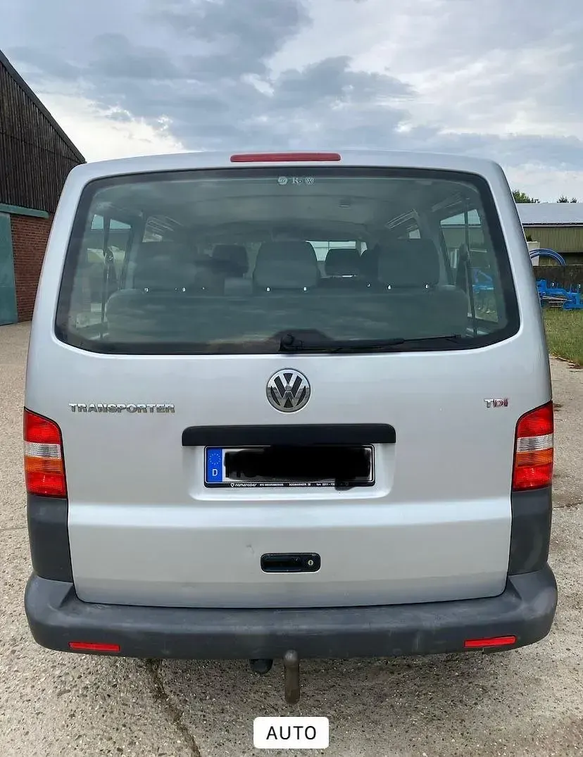 Usado VW Caravelle 131 CV (96 kW) 2007 Plateado Van